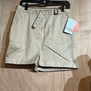 Liz Claiborne Women's Tan shorts 6p nwt